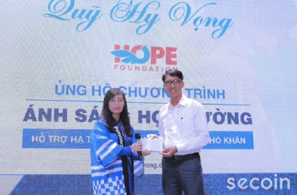 Secoin tham gia ủng hộ chương trinh Ánh sáng học đường